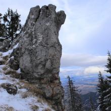 Vrcholová skalka. Poludnica (1548 m n.m.)