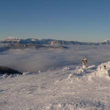 v pozadí Rax a Schneeberg