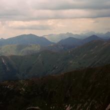 pohľad na Vysoké tatry a prichádzajúcu búrku